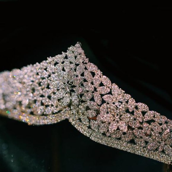 Elegant Cubic Zirconia Tiara, Silver main image 5